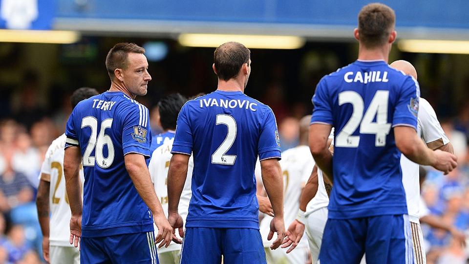 Carlo Ancelotti tertarik mendatangkan mantan anak asuhnya kala membesut Chelsea, Branislav Ivanovic.