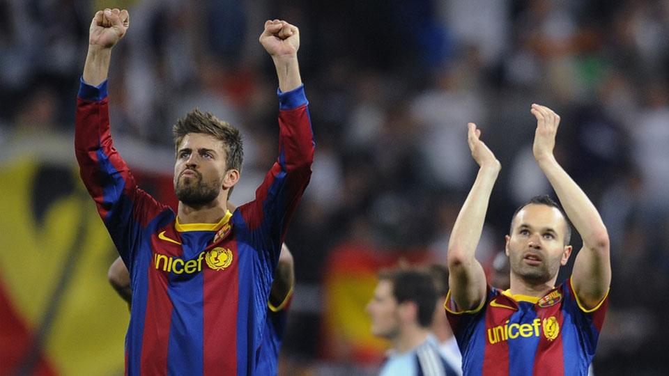 Gerard Pique dan Andres Iniesta Copyright: Internet