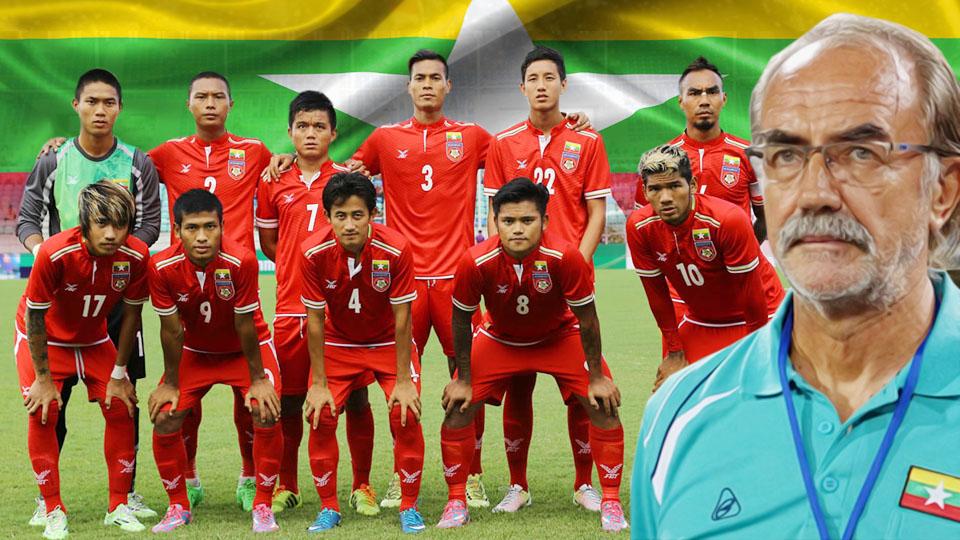 Gerd Zeise dan Skuat Tim Nasional Myanmar Copyright: INDOSPORT/INTERNET