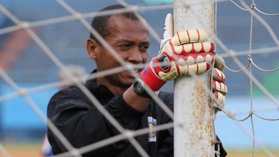 Hendro Kartiko saat masih membela  Arema Cronus pada tahun 2007-08. Copyright: INTERNET