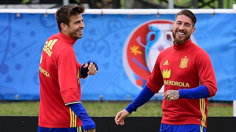 Gerard Pique dan Sergio Ramos Copyright: Internet