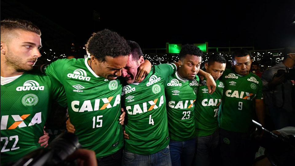 Chapecoense mengalami musibah ketika pesawat yang ditumpangi skuat mereka mengalami kecelakaan. - INDOSPORT