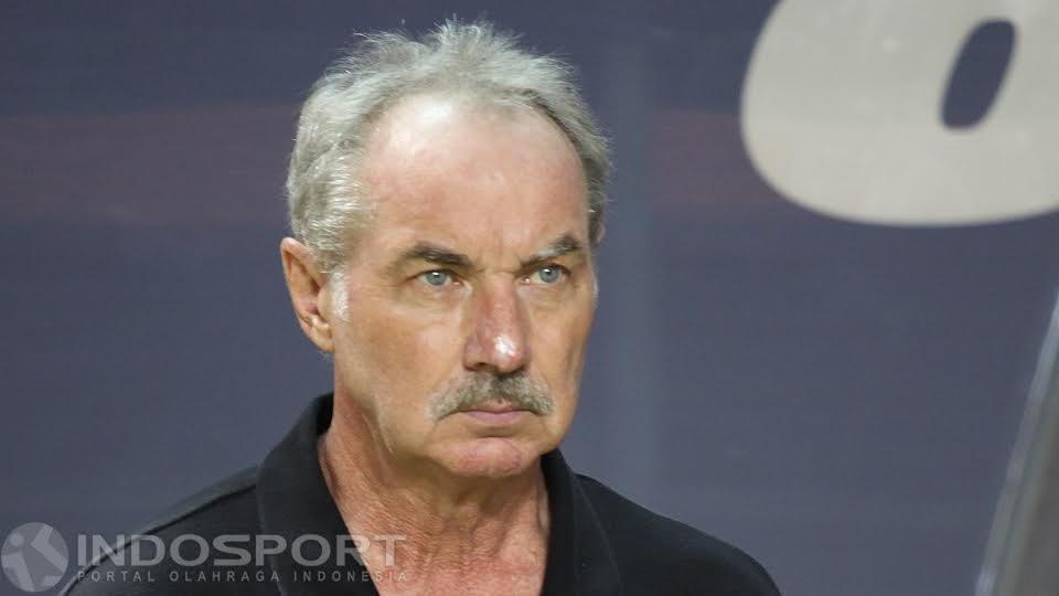 Pelatih Timnas Indonesia, Alfred Riedl Copyright: Herry Ibrahim/INDOSPORT