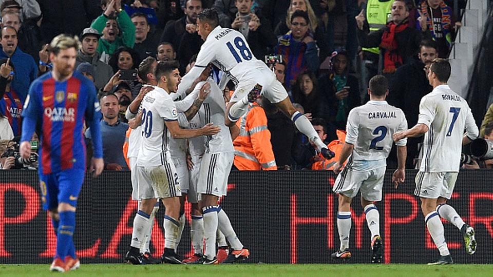 Selebrasi pemain Real Madrid setelah Sergio Ramos berhasil mencetak gol. Copyright: INTERNET