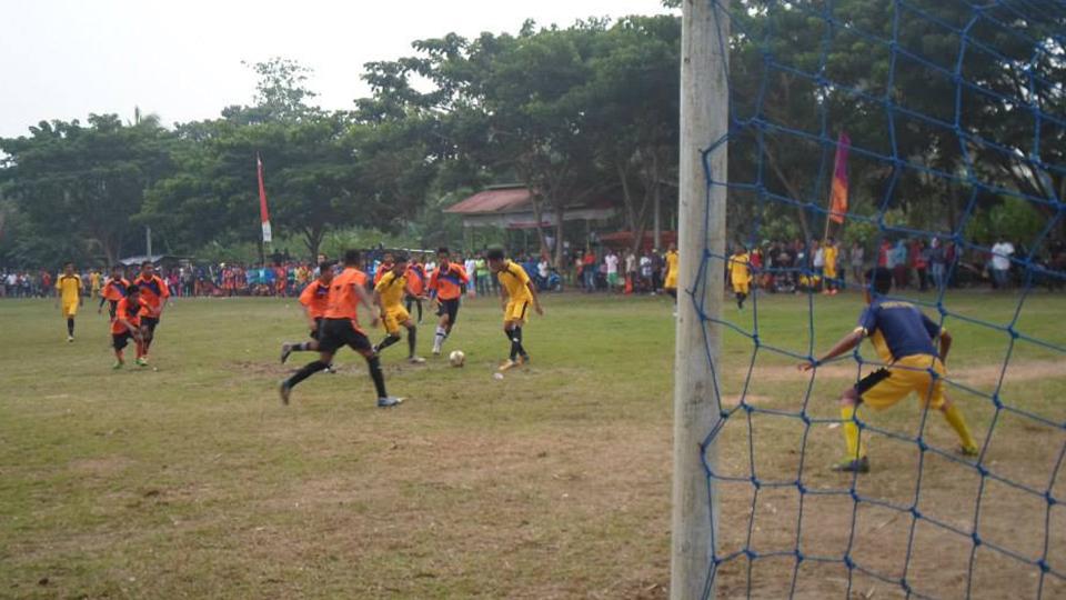 Madu Dan Racun Kompetisi Tarkam Dalam Sepak Bola Indonesia Indosport Madu Dan Racun Kompetisi Tarkam Dalam Sepak Bola Indonesia Indosport