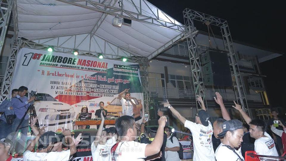 Komunitas Jambore Nasional Lancer Indonesia tengah menikmati dengan adanya dj.