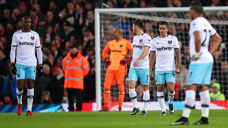 Skuat%20West%20Ham%20United%20kembali%20ditinggal%20salah%20satu%20pemain%2C%20usai%20Angelo%20Ogbonna%20mengalami%20cedera.