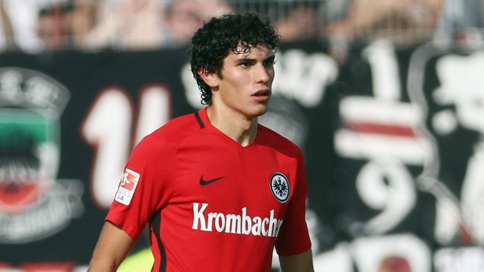Jesus Vallejo merupakan salah satu bek muda menjanjikan milik Real Madrid. - INDOSPORT