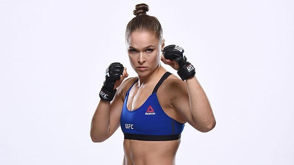Ronda Rousey dikabarkan siap comeback di ajang UFC usai mengaku muak dengan drama di WWE. - INDOSPORT