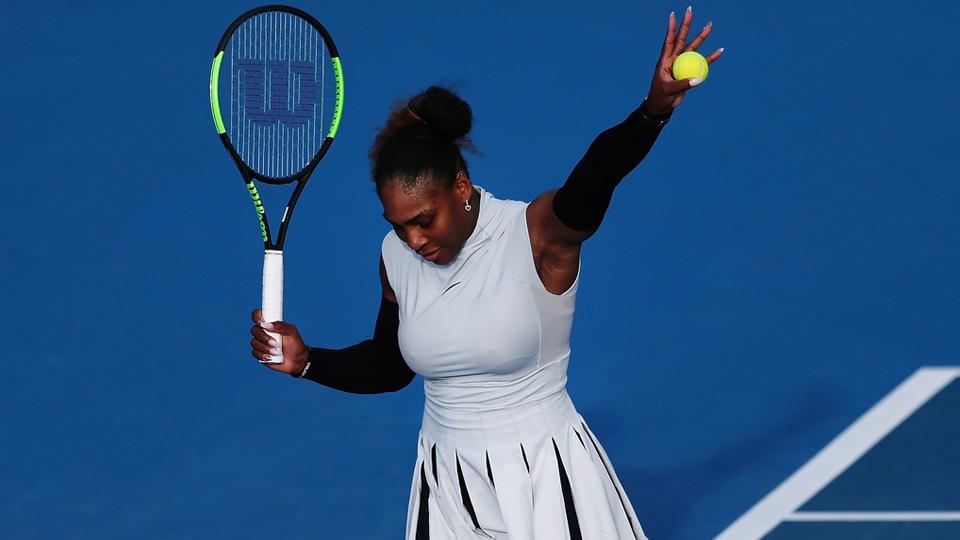 Serena Williams kalah di babak kedua ASB Classic 2017. - INDOSPORT