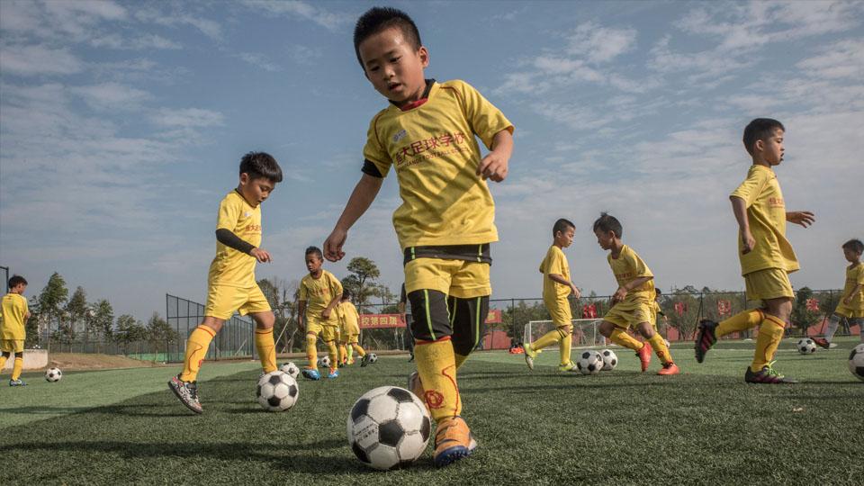 Sekolah Sepakbola China Copyright: nytimes