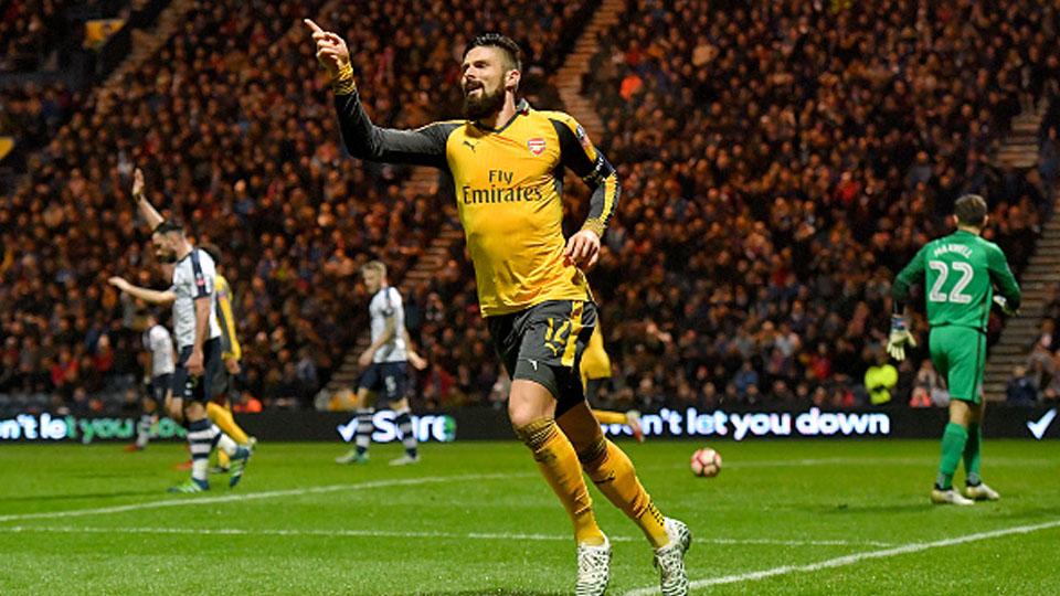 Olivier%20Giroud%2C%20salah%20satu%20pemain%20asal%20Prancis%20yang%20baru%20memperpanjang%20kontrak%20dengan%20Arsenal.