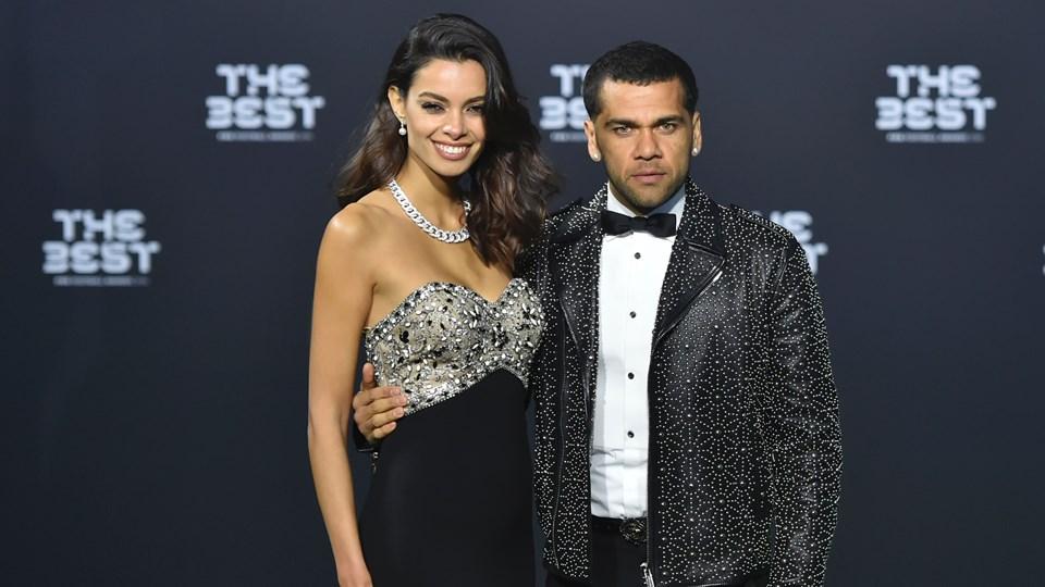 Dani Alves bersama istrinya, Joana Sanz.