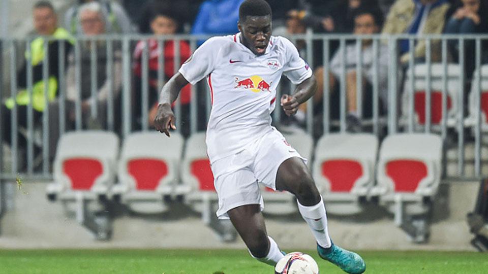Dayot Upamecano saat mengontrol bola. Copyright: Alexandre Dimou/Icon Sport via Getty Images
