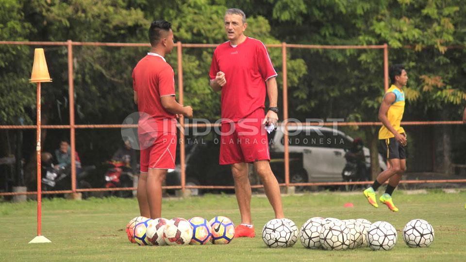 Milomir_Seslija_pelatih_Arema Copyright: Ian Setiawan/Indosport
