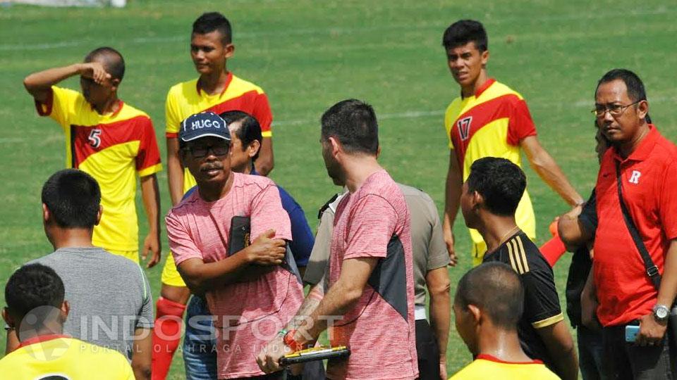 Simon McMenemy optimistis akan kekuatan Bhayangkara FC meski gagal di Trofeo Bhayangkara 2017. - INDOSPORT