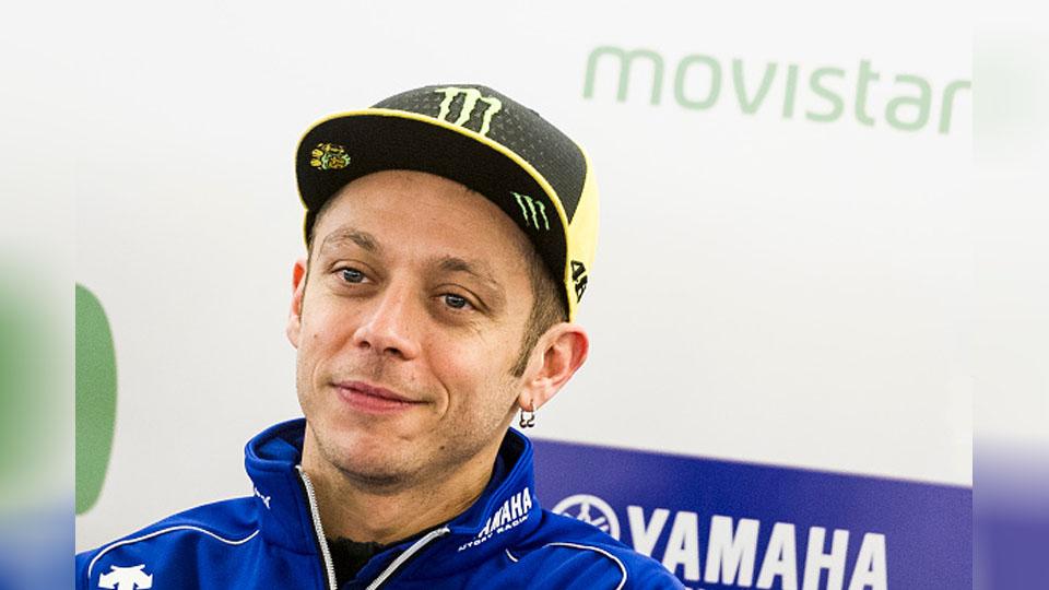 Valentino Rossi dalam perkenalan motor baru Yamaha. - INDOSPORT