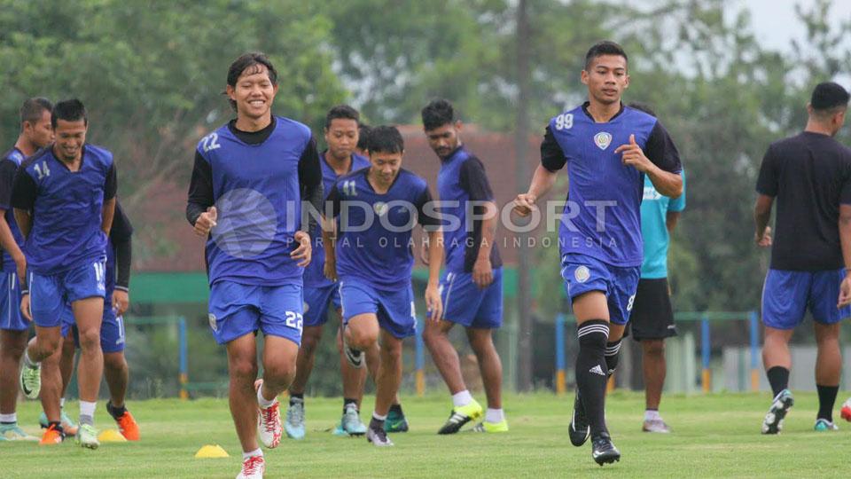 Adam Alis sedang latihan bersama Arema FC. Copyright: Ian Setiawan/INDOSPORT