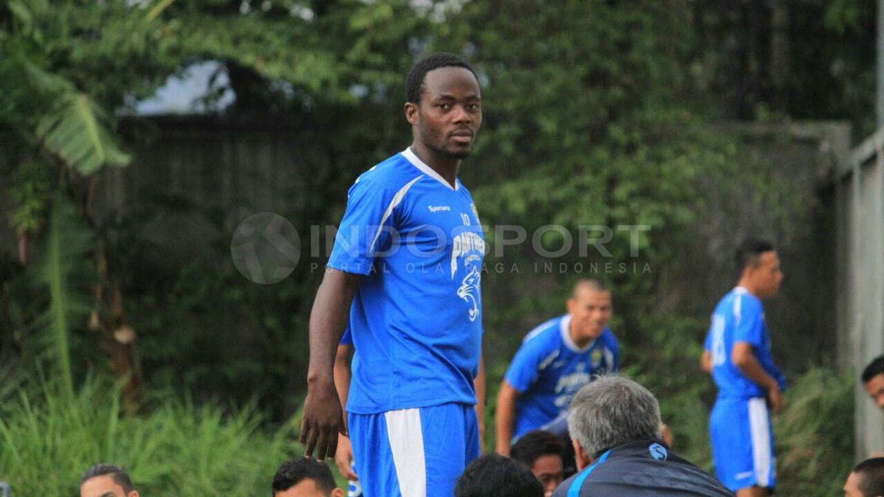Erick%20Weeks%20Lewis%20%28Persib%20Bandung%29.