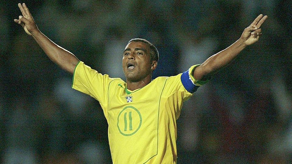 Romario%20saat%20masih%20berseragam%20Timnas%20Brasil.