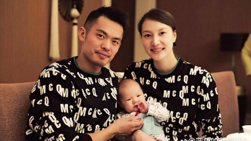 Lin Dan bersama anak dan istrinya, Xie Xingfang.