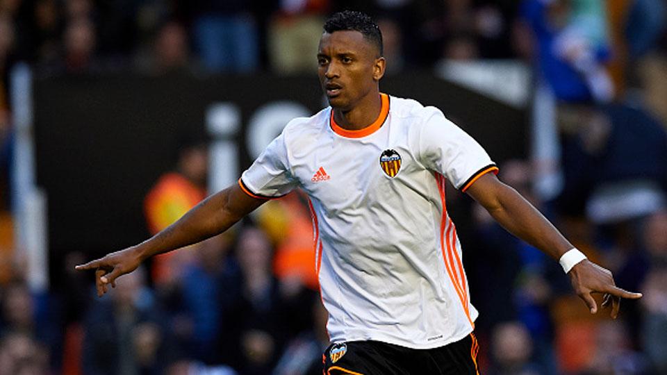 Selebrasi Luis Nani usai mencetak gol ke gawang Granada. Copyright: Manuel Queimadelos Alonso/Getty Images