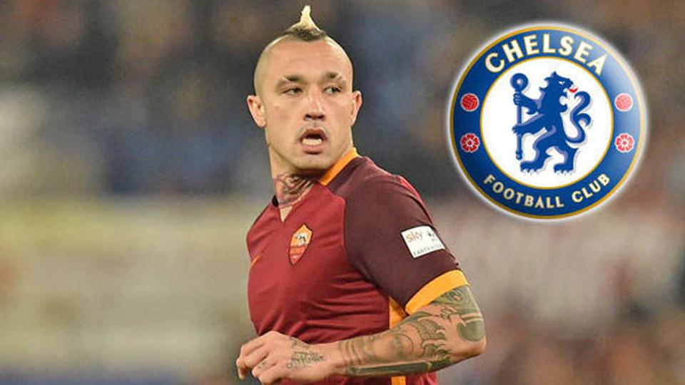 Radja Nainggolan bahas tentang ketertarikan Chelsea terhadap dirinya. Copyright: Daily Express