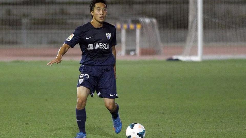 Mantan%20pemain%20Espanyol%20B%2C%20Arthur%20Irawan%20yang%20kini%20bergabung%20bersama%20PSM%20Makassar.