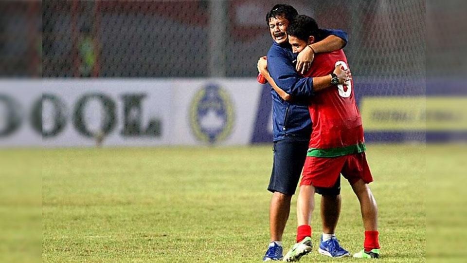 Indra Sjafri dan Evan Dimas saat melakukan seleberasi. Copyright: Istimewa