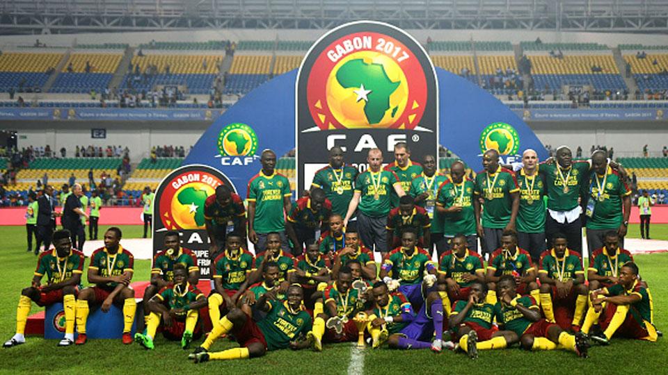 Tim Kamerun merayakan kemenangan Piala Afrika pada laga final antara Kamerun vs Mesir di Stade de L'Amitie.