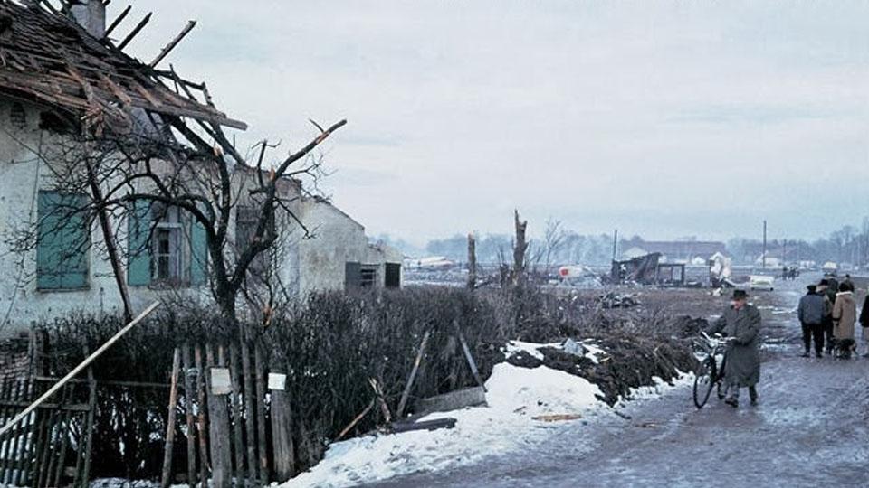 Inilah kondisi salah satu rumah yang tertimpa pesawat tragedi Munchen, 06 Februari 1958.