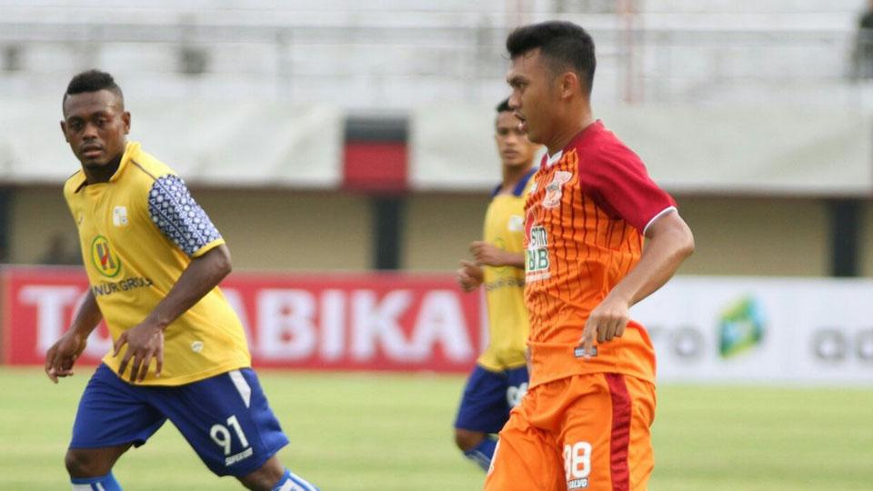 Situasi pertandingan Pusamania Borneo FC vs Barito Putera. Copyright: PBFC