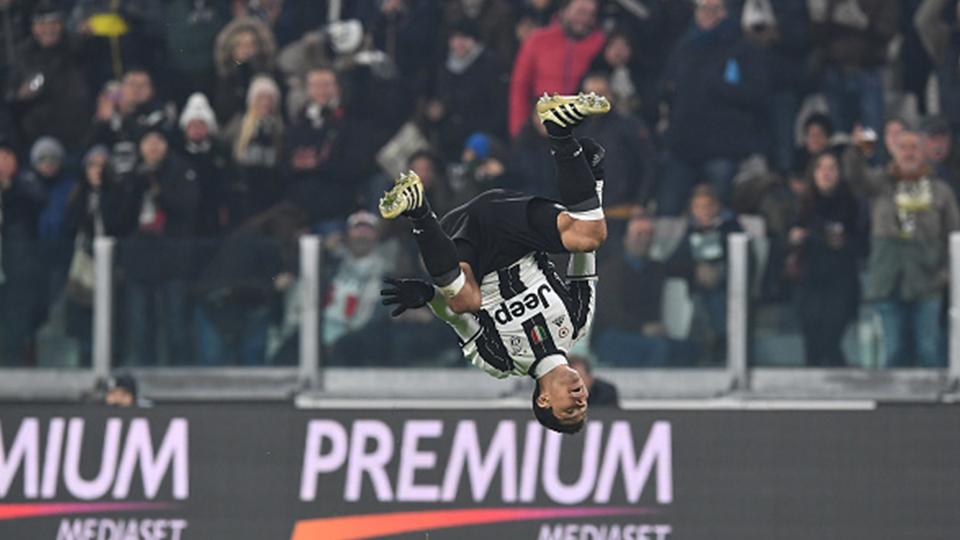 Hernanes%20rayakan%20golnya%20ke%20gawang%20Pescara%20di%20lanjutan%20Serie%20A%20Italia%20bulan%20November%20silam.