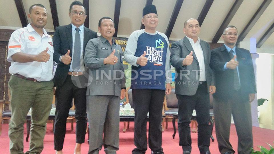 Raja%20Isa%20diperkenalkan%20sebagai%20pelatih%20baru%20Persekam%20Metro%20FC%20di%20Liga%202%20Indonesia.