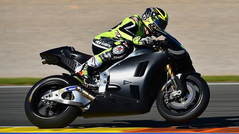 Aleix Espargaro senang dengan kemampuan motor Aprilia. - INDOSPORT