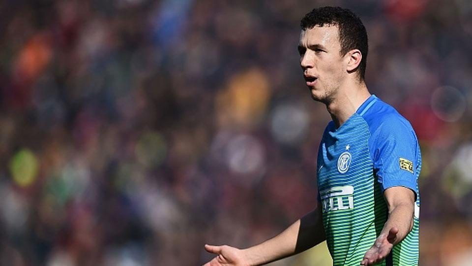 Reaksi Ivan Perisic pada laga saat melawan Bologna. Copyright: FILIPPO MONTEFORTE/AFP/Getty Images