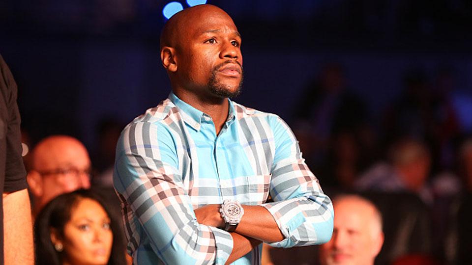 Floyd Mayweather Jr menyebut petinju pound-for-pound (P4P) atau lintas divisi terbaik versinya. Namun sosok tersebut bukanlah Canelo Alvarez.