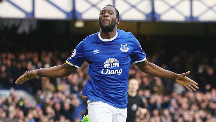 Aksi selebrasi Romelu Lukaku setelah cetak gol. Copyright: Clive Brunskill/Getty Images