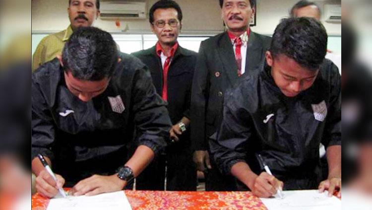 Syukran%20Arabia%20Samual%20dan%20Andrian%20Rusdianto%20akan%20berkarier%20di%20Spanyol%20selama%203%20tahun%20ke%20depan.