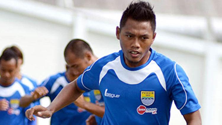 Bek sayap Persib Bandung, Tony Sucipto. Copyright: INTERNET/jagatpersib.blogspot.co.id