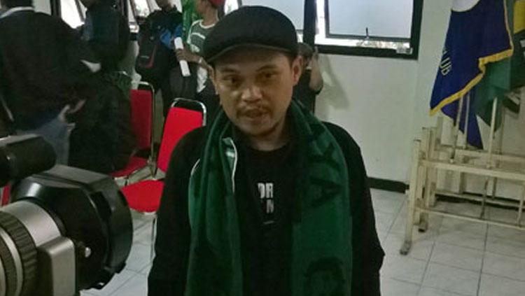 Pentolan Bonek Mania, Andie Peci memberikan ucapan selamat ulang tahun untuk kota pahlawan, Surabaya dengan mengingatkan sejarah yang ada.
