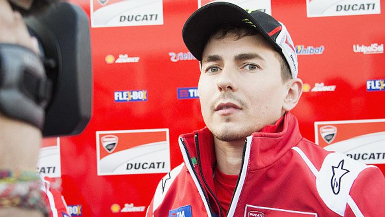Jorge%20Lorenzo%20saat%20berbicara%20dengan%20awak%20media.