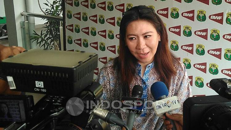 Susy Susanti saat diwawancarai di Pelatnas PBSI.