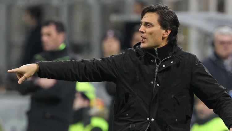 Vincenzo Montella saat memberikan instruksi. Copyright: Marco Luzzani/Getty Images