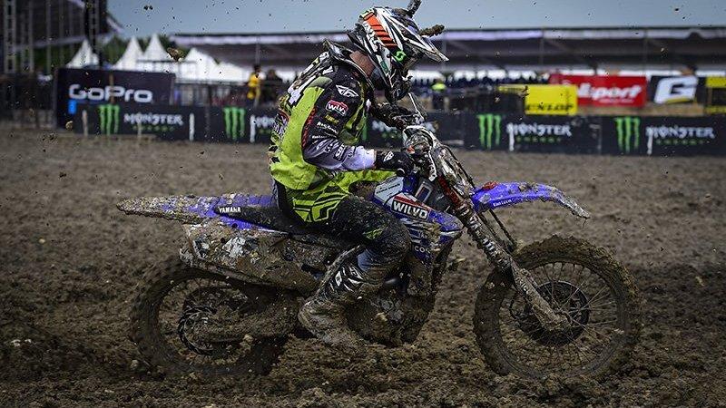 Shaun Simpson memenangi race pertama MXGP Indonesia. Copyright: Twitter @mxgp