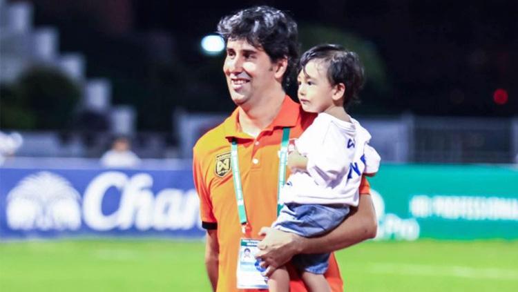 Stefano Cugurra Teco dan anaknya Romario Cugurra Rodrigues - INDOSPORT