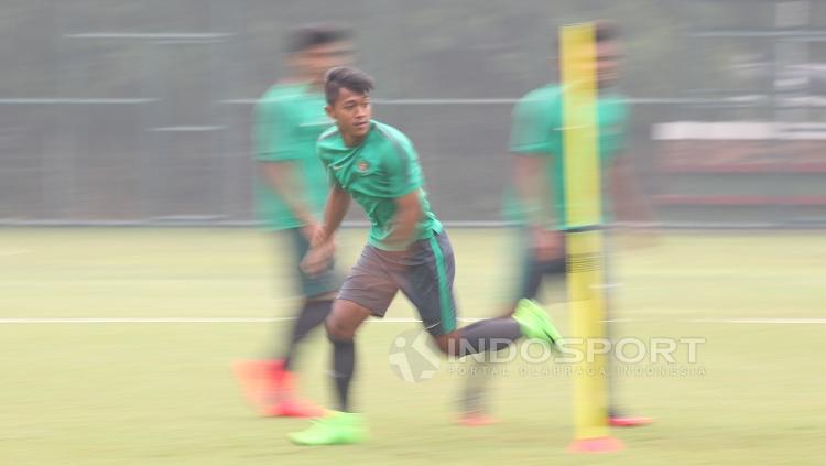 Pemain asal Persib Bandung, Febri Hariyadi (tengah) pada seleksi tahap ketiga Timnas U-22. Copyright: HERRY IBRAHIM/INDOSPORT