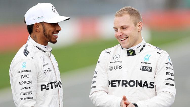 Valtteri Bottas dan Lewis Hamilton, dua pembalap andalan Mercedes di ajang Formula 1.