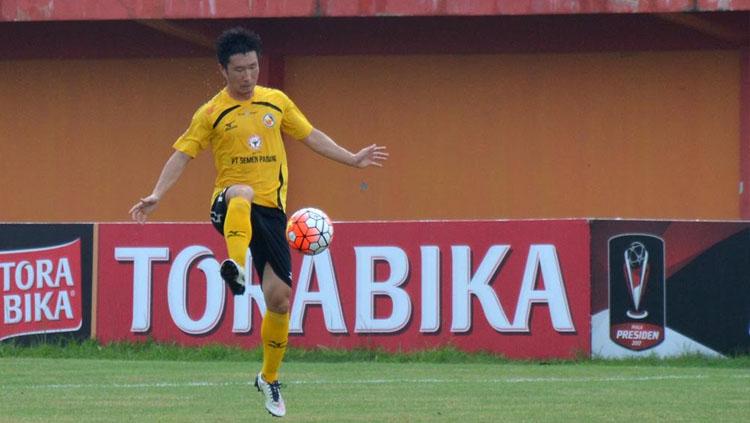 Pemain asal Korsel Ko Jae Sung dipastikan absen saat menghadapi Persib Bandung pada perebutan peringkat ketiga Piala Presiden 2017. Copyright: INDOSPORT/TAUFIK HIDAYAT