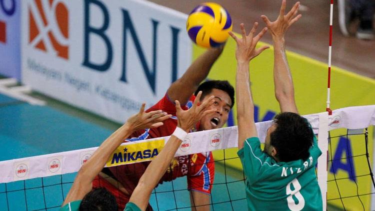 Elektrik PLN saat melawan Samator. - INDOSPORT